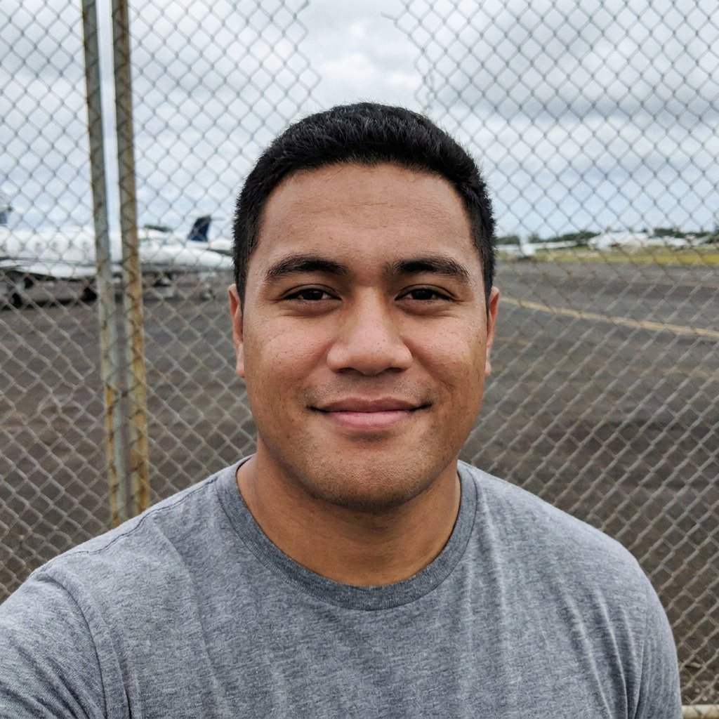 Casual selfie before AI aviation headshot generation (example 8)