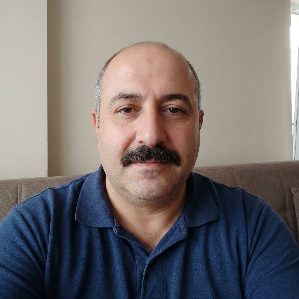 Απλή selfie πριν τη δημιουργία AI πορτρέτου εργοταξίου (παράδειγμα 20)